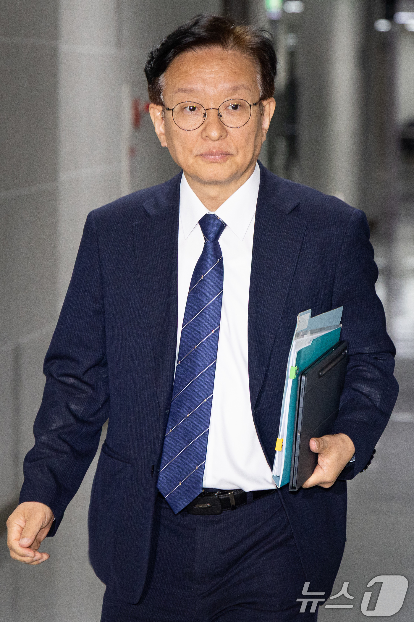 (서울=뉴스1) 유승관 기자 = 권칠승 더불어민주당 정책위의장이 20일 서울 여의도 국회 의원회관에서 열린 미래대응기금 관련 당정협의에 참석하고 있다. 2026.8.20/뉴스1