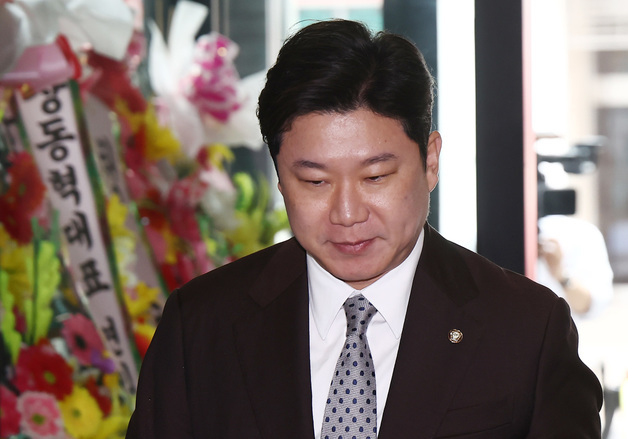 추가 소명 위해 윤리위 출석하는 진종오 의원