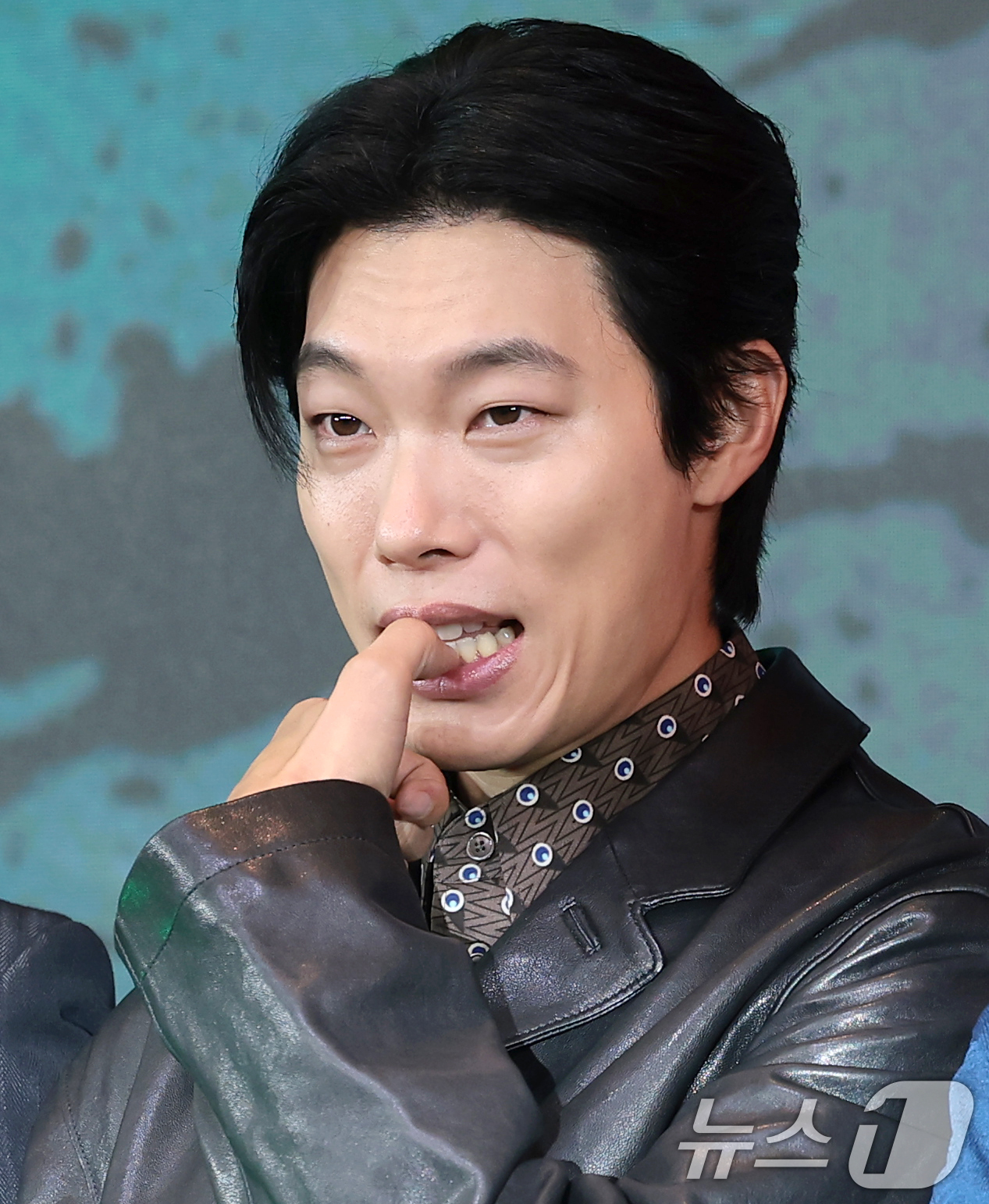 (서울=뉴스1) 권현진 기자 = 배우 류준열이 20일 서울 마포구 호텔 나루 서울 엠갤러리에서 열린 넷플릭스 시리즈 '들쥐'(감독 김홍선) 제작발표회에서 포즈를 취하고 있다.동명의 …