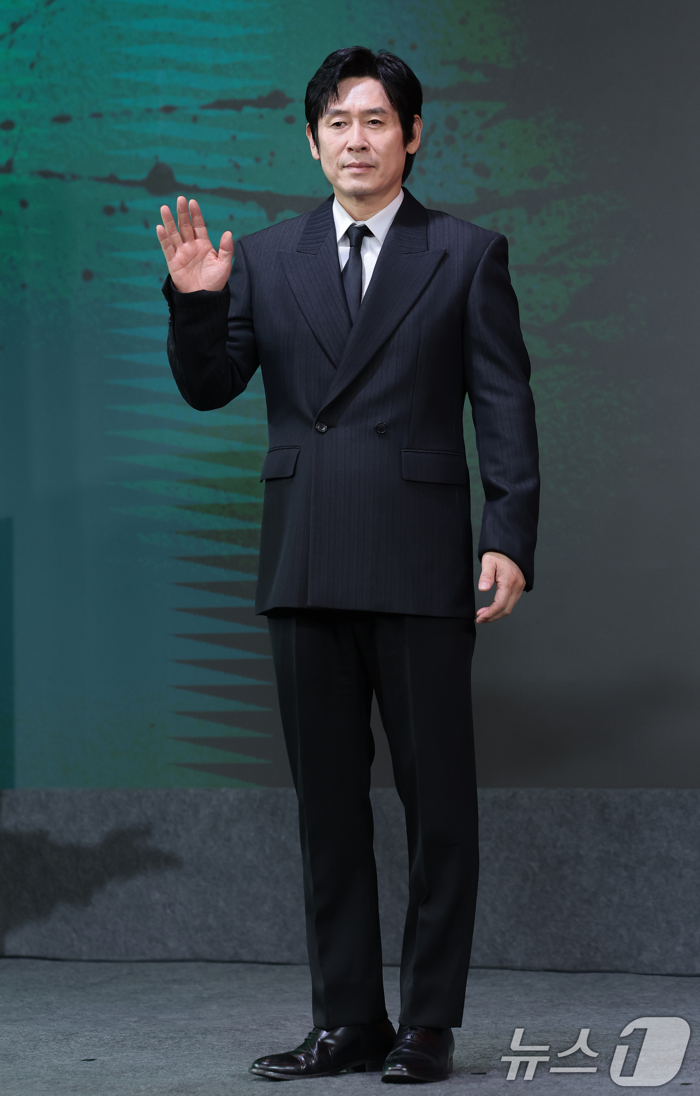 (서울=뉴스1) 권현진 기자 = 배우 설경구가 20일 서울 마포구 호텔 나루 서울 엠갤러리에서 열린 넷플릭스 시리즈 '들쥐'(감독 김홍선) 제작발표회에서 포즈를 취하고 있다.동명의 …