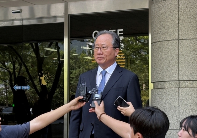 '해직교사 특채 지시' 김석준 부산교육감, 2심 무죄…法 "직권남용 아냐"