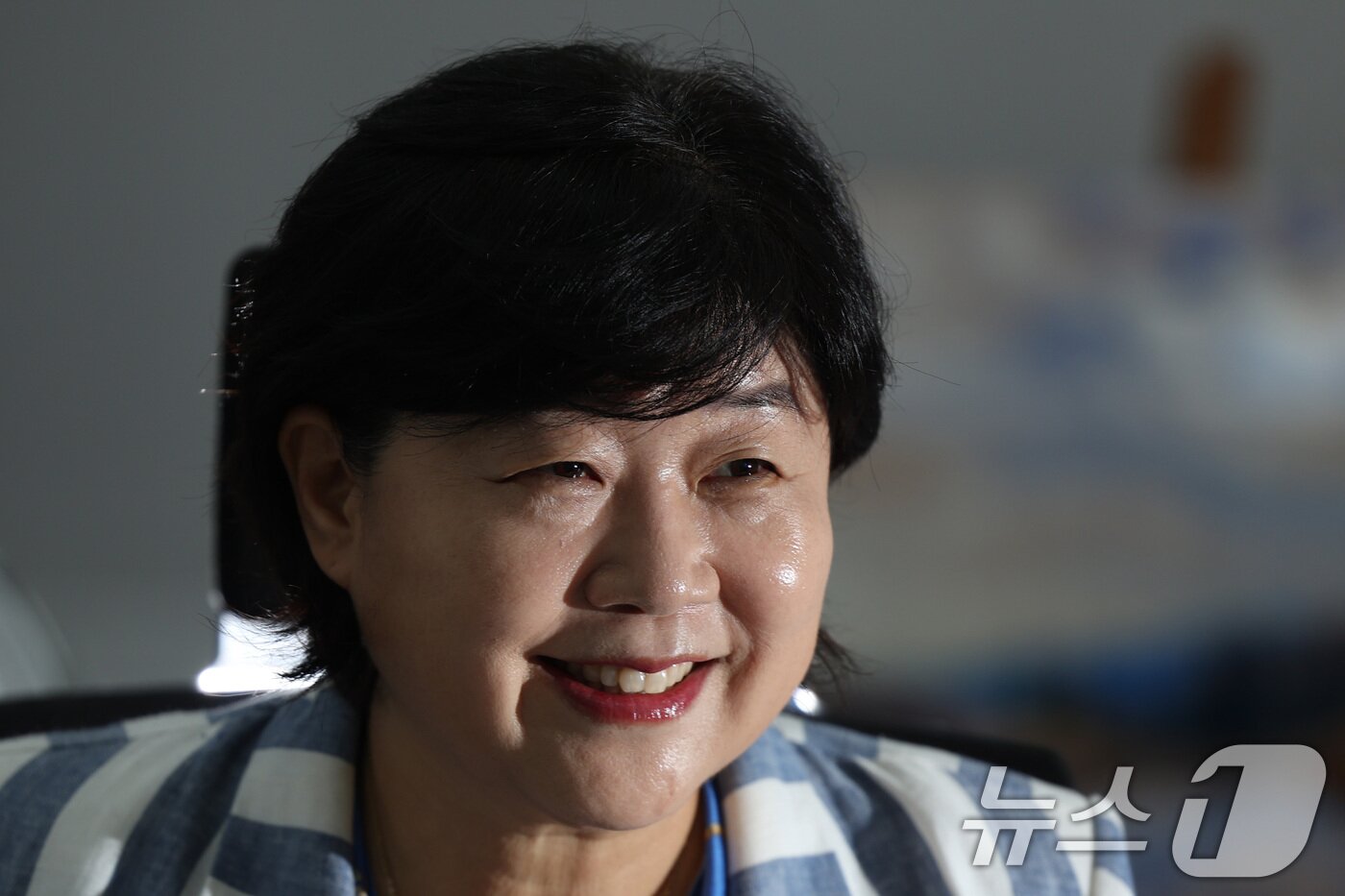 본문 이미지 - 서영교 법제사법위원장이 20일 서울 여의도 국회에서 뉴스1과 가진 인터뷰에서  정성호 법무부 장관이 검사 보완수사권을 폐지하는 내용을 골자로 한 개정 형사소송법 처리 과정에 대해 문제삼은 것과 관련, "'빛의 속도'라는 것은 있을 수 없는 일이고, 법무부 장관이 해선 안 되는 얘기"라고 지적했다.  2026.8.20 ⓒ 뉴스1 신웅수 기자