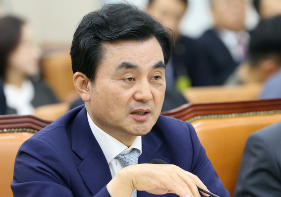 안규백, "왜 사관학교부터 통합?" 질문에 "ROTC·학사와 다른 엘리트 코스"