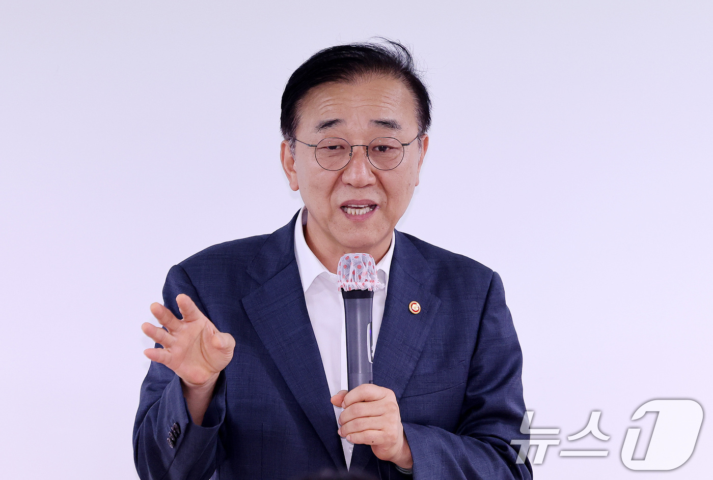 (서울=뉴스1) 박지혜 기자 = 김윤덕 국토교통부 장관이 20일 서울 중구 정동에서 오세훈 서울시장과 주택 공급 관련 회동을 마친 뒤 브리핑을 하고 있다. 2026.8.20/뉴스1 …