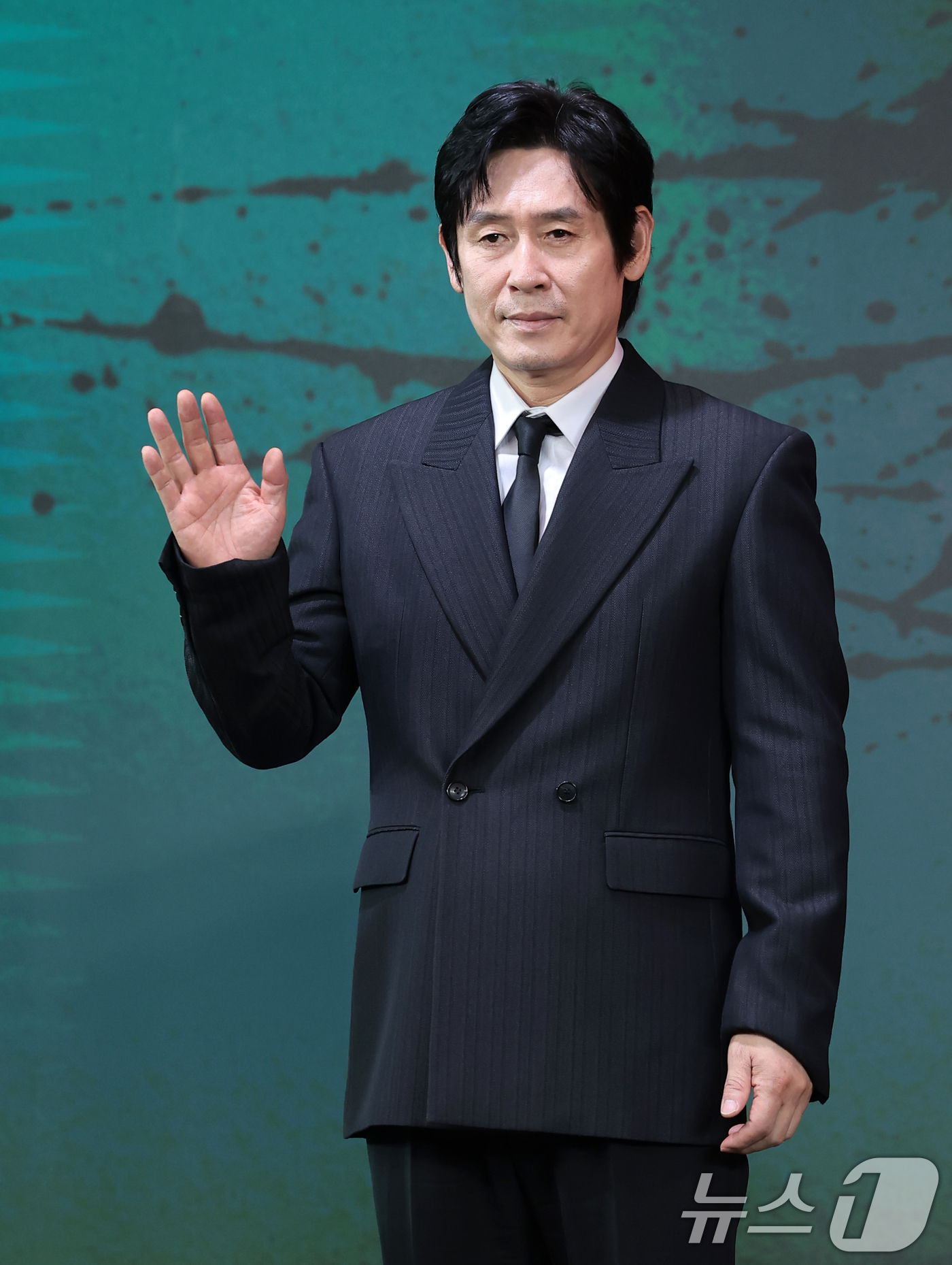 (서울=뉴스1) 권현진 기자 = 배우 설경구가 20일 서울 마포구 호텔 나루 서울 엠갤러리에서 열린 넷플릭스 시리즈 '들쥐'(감독 김홍선) 제작발표회에서 포즈를 취하고 있다.동명의 …