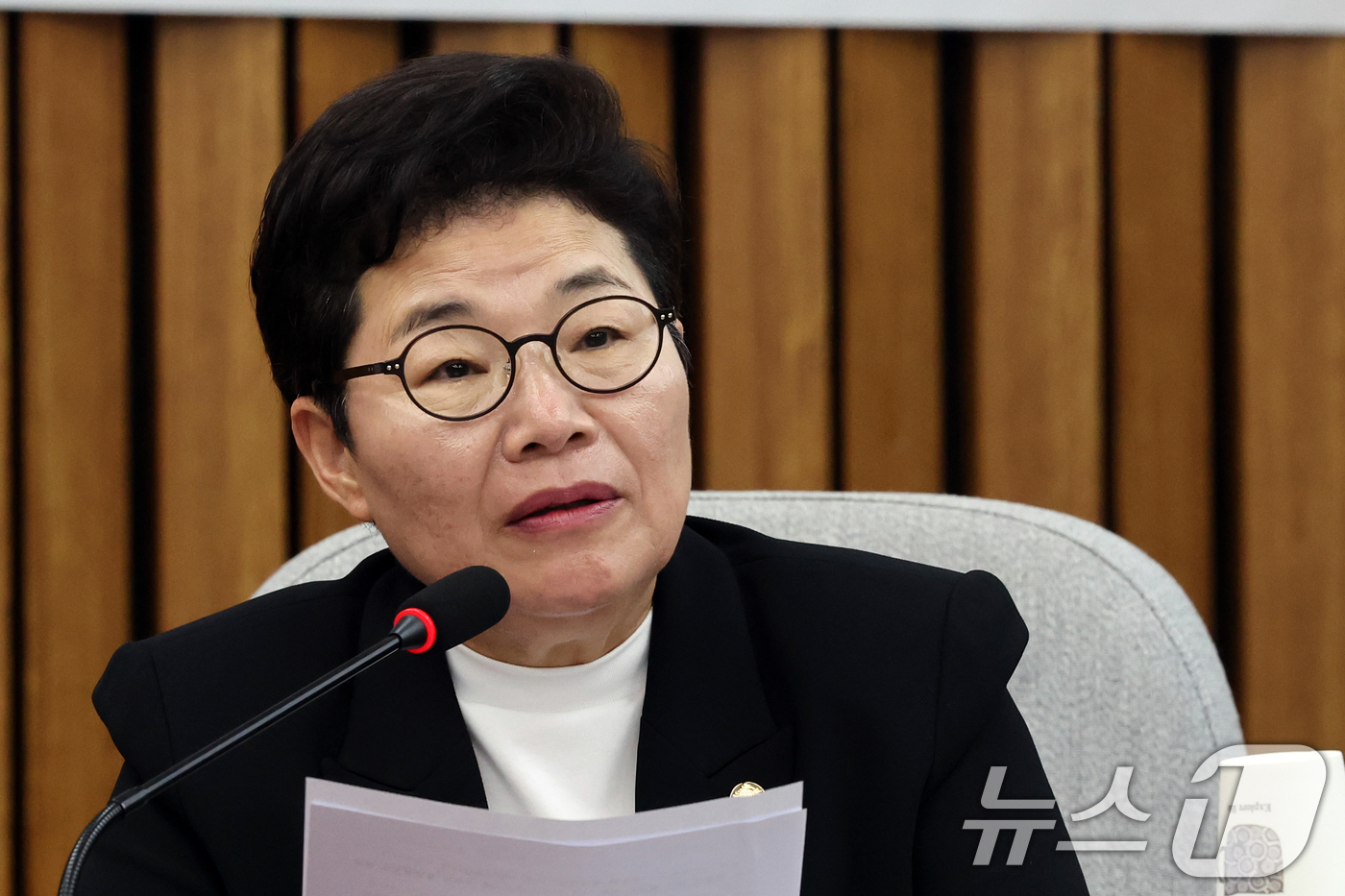 (서울=뉴스1) 황기선 기자 = 임이자 국민의힘 신임 정책위의장이 20일 오후 서울 여의도 국회에서 열린 '이재명 정부 2년차 실정 평가 대토론회'에서 개회사를 하고 있다. 202 …