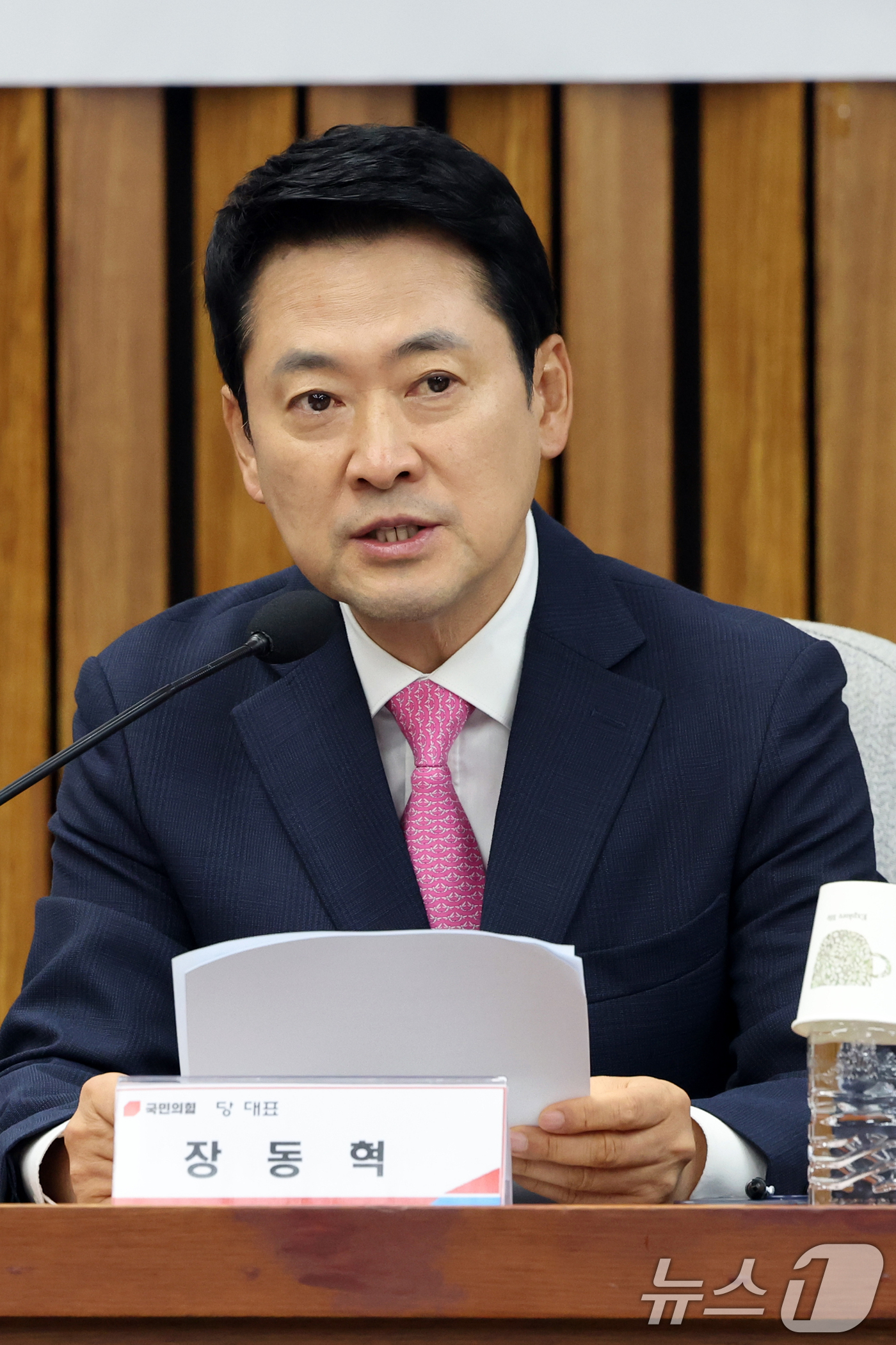 (서울=뉴스1) 황기선 기자 = 장동혁 국민의힘 대표가 20일 오후 서울 여의도 국회에서 열린 '이재명 정부 2년차 실정 평가 대토론회'에서 인사말을 하고 있다. 2026.8.20 …