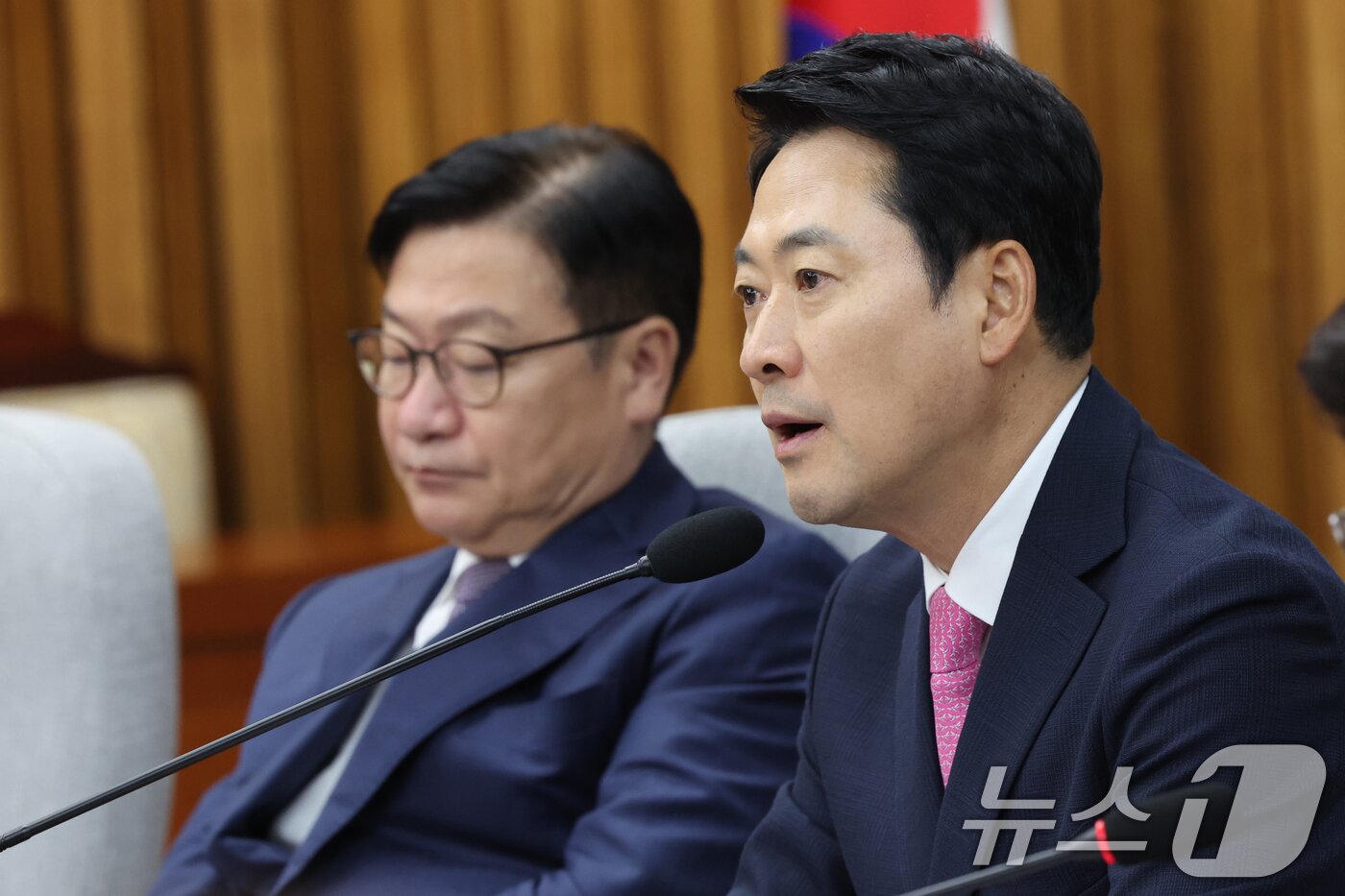 본문 이미지 - 장동혁 국민의힘 대표가 20일 오후 서울 여의도 국회에서 열린 '이재명 정부 2년차 실정 평가 대토론회'에서 인사말을 하고 있다. 2026.8.20 ⓒ 뉴스1 황기선 기자
