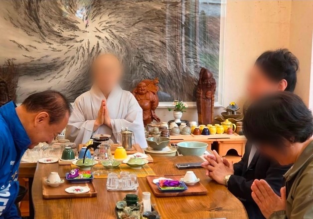 경찰, 유동균 마포구청장 선거법 위반 수사…'선거운동복 입고 사찰 방문'
