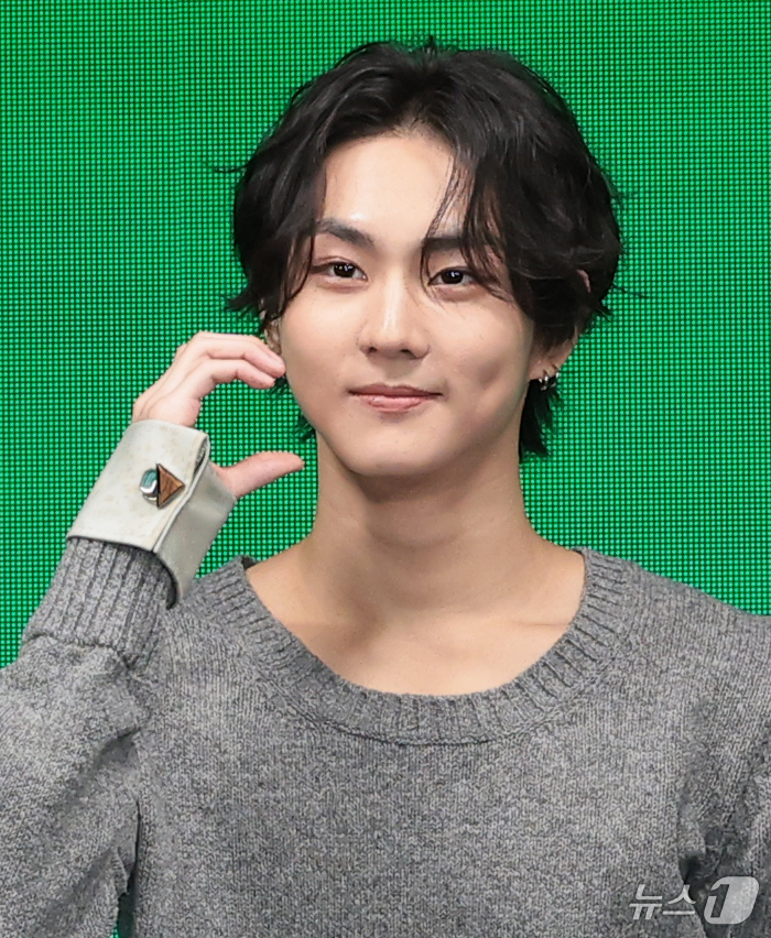 (서울=뉴스1) 권현진 기자 = 그룹 엔하이픈(ENHYPEN)의 정원이 20일 오후 서울 용산구 몬드리안 서울 이태원에서 열린 미니 8집 ‘더 신 : 블리스(THE SIN : BL …