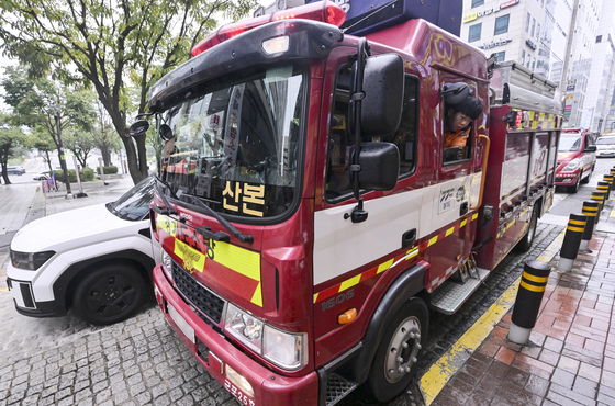 군포소방서, 산본역 일대서 소방차 길 터주기 훈련 실시