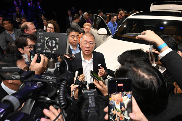 정의선 "진정한 럭셔리는 가격 아닌 가치…GV90로 한 단계 도약"