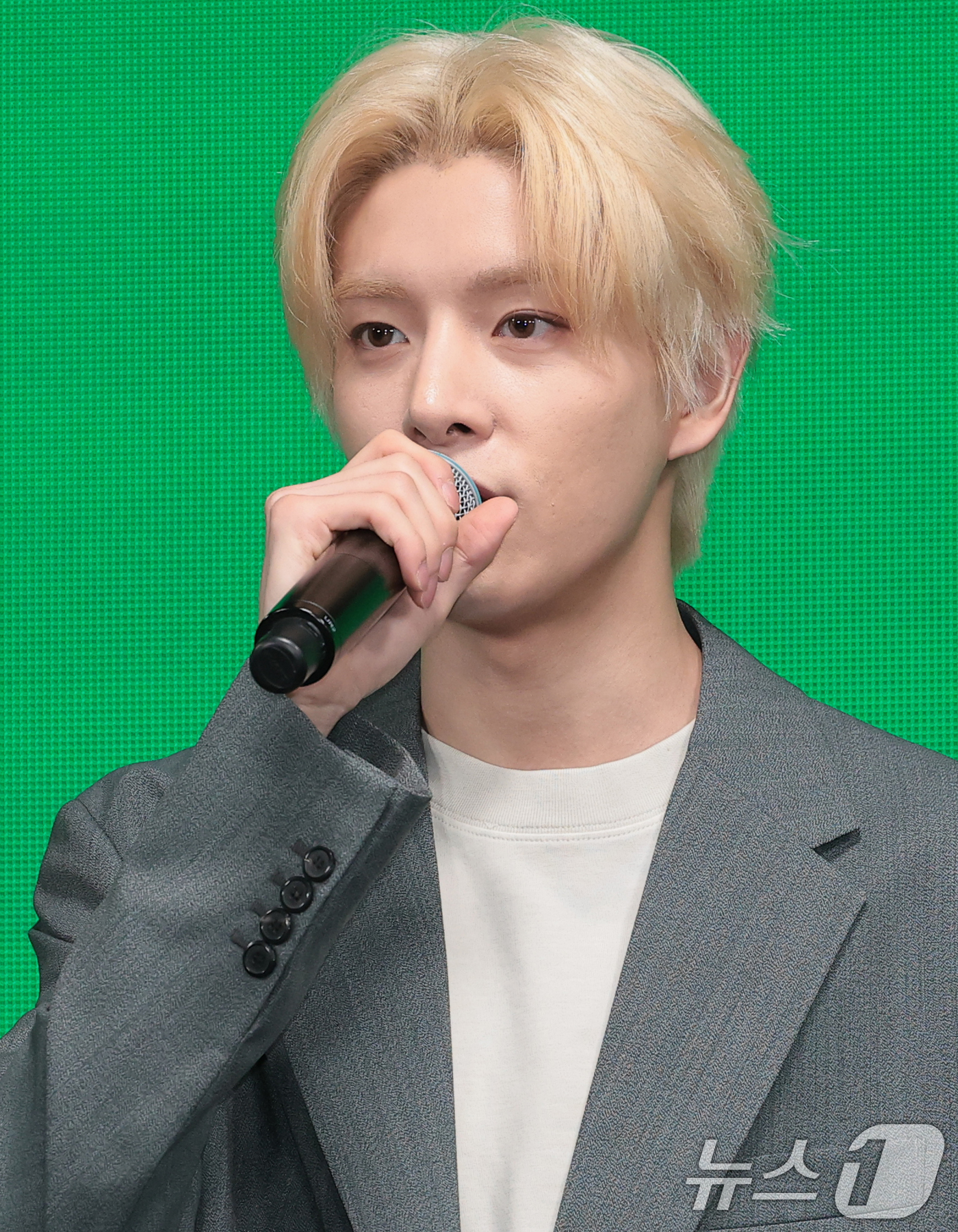 (서울=뉴스1) 권현진 기자 = 그룹 엔하이픈(ENHYPEN)의 제이크가 20일 오후 서울 용산구 몬드리안 서울 이태원에서 열린 미니 8집 ‘더 신 : 블리스(THE SIN : B …
