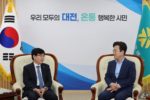 "지역 상권 경쟁력 확보"…소진공, 대전 소상공인·전통시장 활성화 논의