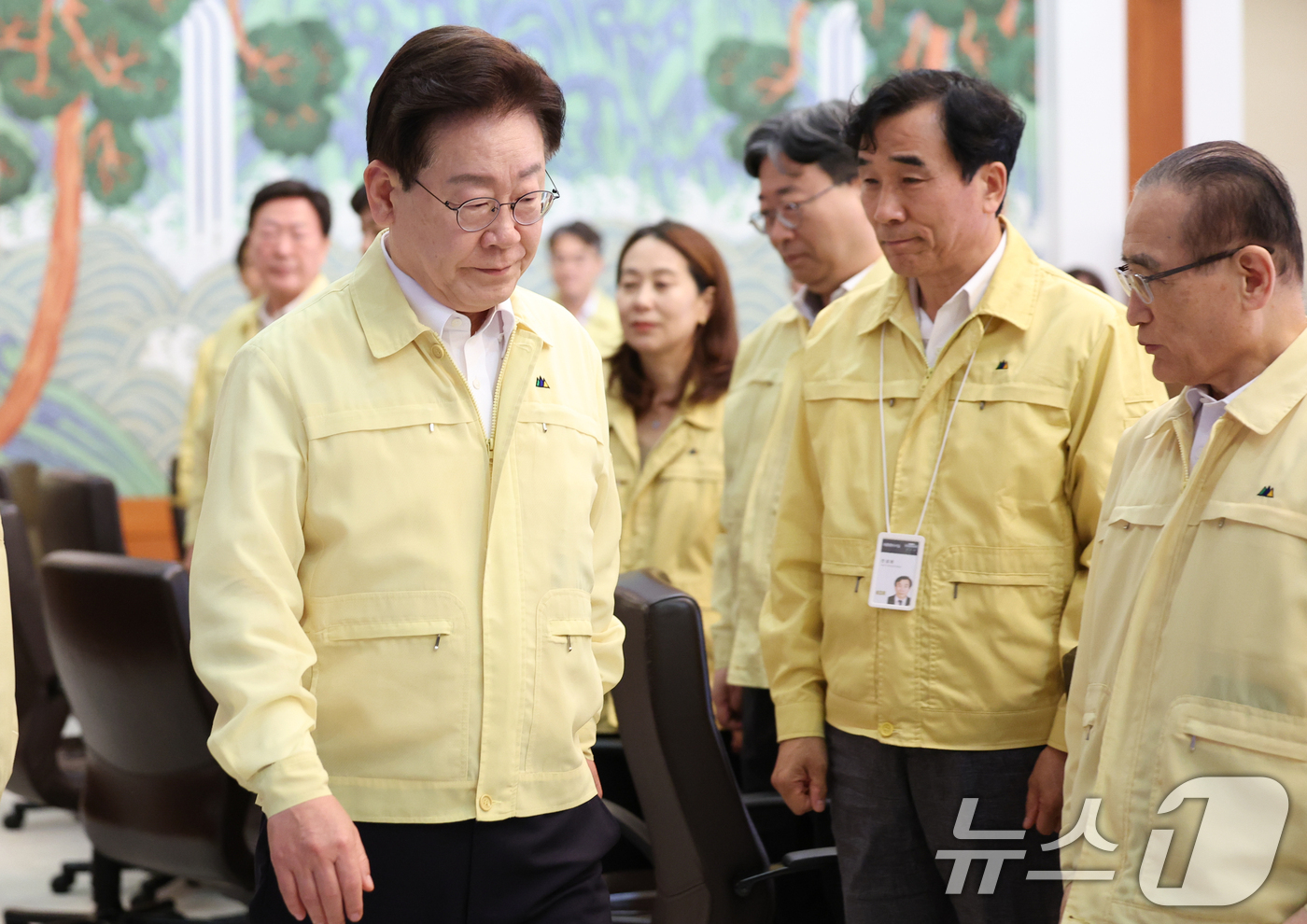 (서울=뉴스1) 허경 기자 = 이재명 대통령이 20일 청와대에서 열린 수석보좌관회의에 입장하고 있다. (청와대통신사진기자단) 2026.8.20/뉴스1