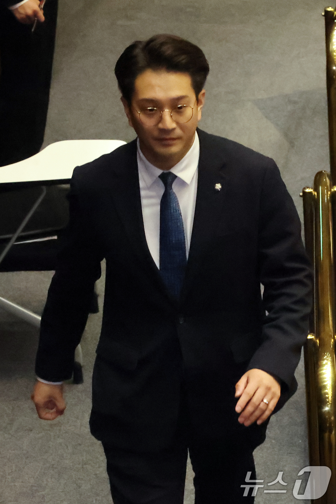 (서울=뉴스1) 황기선 기자 = 전용기 더불어민주당 의원이 20일 오후 서울 여의도 국회에서 열린 제438회 국회(임시회) 제1차 본회의에 참석하고 있다.이날 김민석 더불어민주당 …