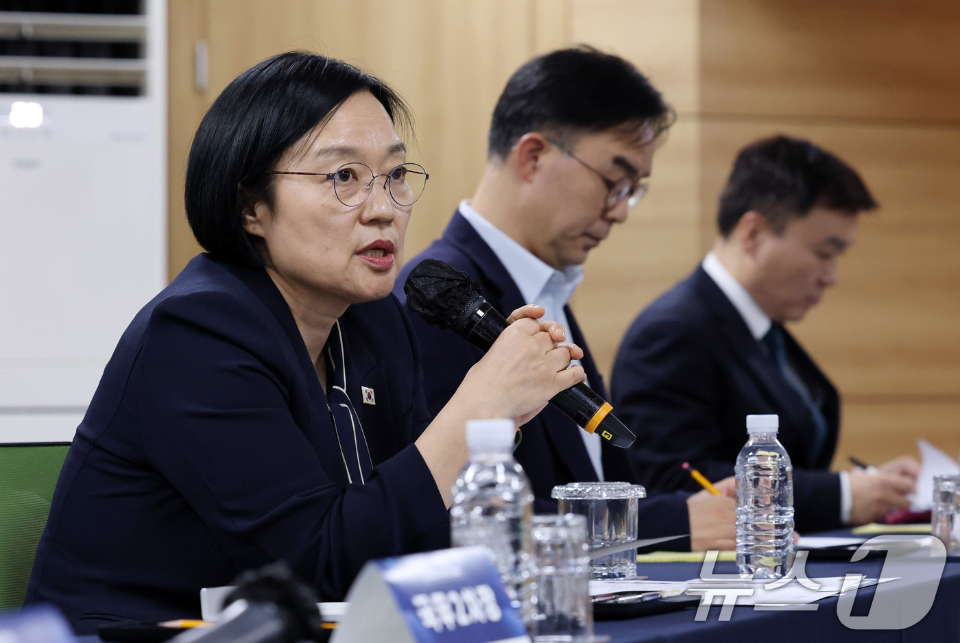 (서울=뉴스1) 박세연 기자 = 한성숙 국무총리가 20일 서울 구로구 벤처기업협회에서 열린 신산업 분야 규제 혁신 간담회에서 모두발언을 하고 있다. 2026.8.20/뉴스1