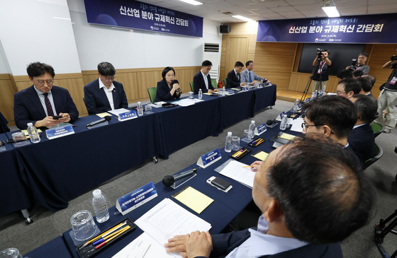 모두발언하는 한성숙 총리