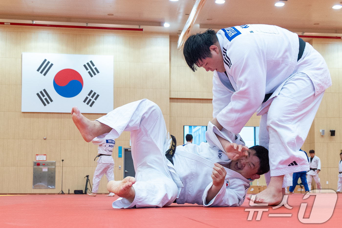 (진천=뉴스1) 안은나 기자 = 유도 국가대표 이현지가 20일 충북 진천선수촌에서 열린 2026 아이치·나고야 하계아시아경기대회 D-30 미디어데이에서 공개훈련을 하고 있다. 20 …