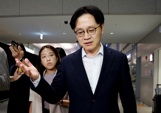 귀국하는 김정관 장관