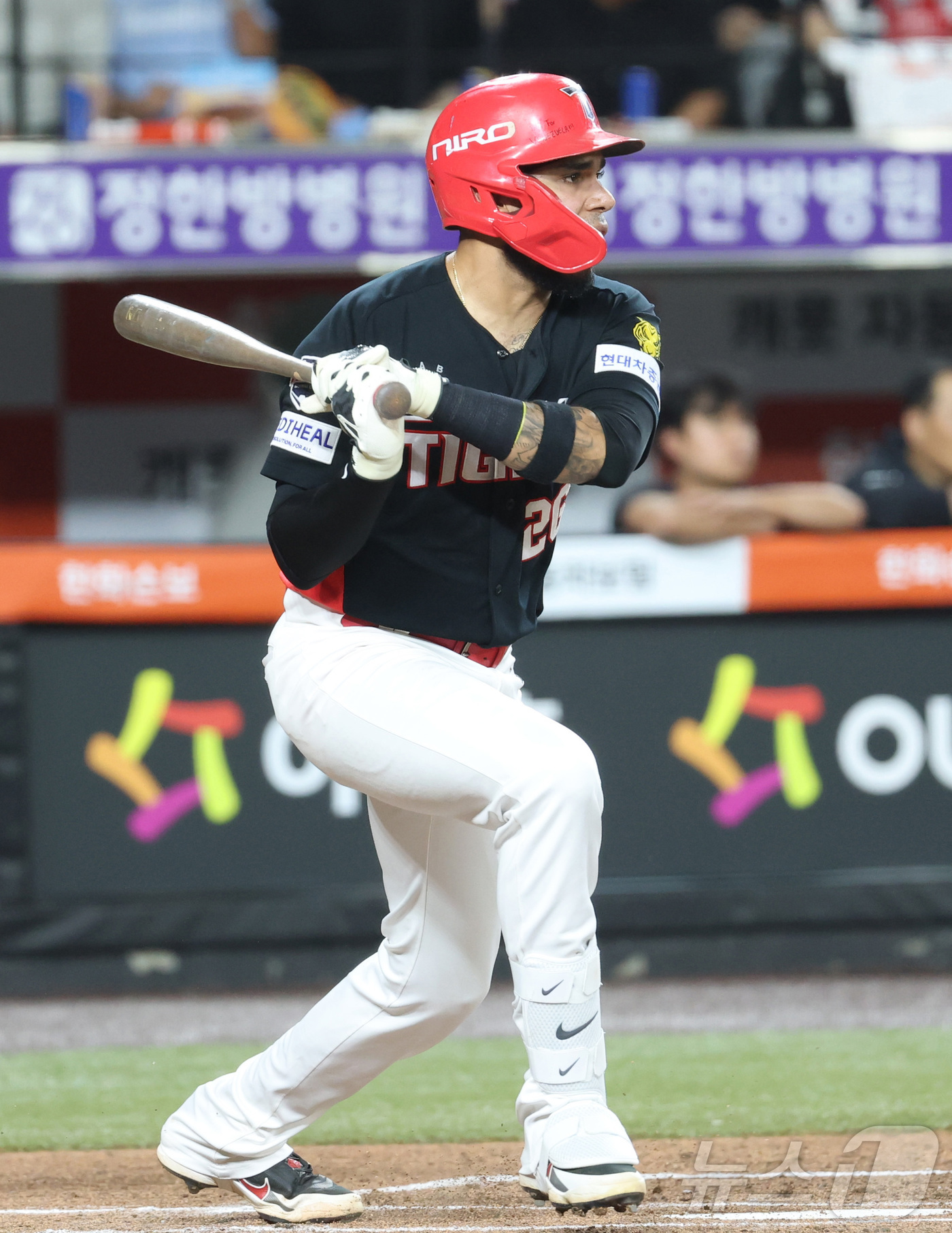 (대전=뉴스1) 김기남 기자 = 20일 대전 한화생명볼파크에서 열린 2026 신한 SOL KBO리그 기아 타이거즈와 한화 이글스의 경기에서 6회초 기아 카스트로가 1타점 안타를 치 …