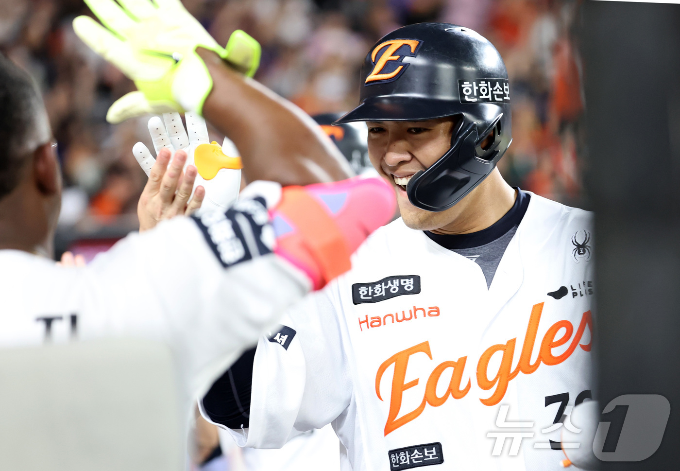 (대전=뉴스1) 김기남 기자 = 20일 대전 한화생명볼파크에서 열린 2026 신한 SOL KBO리그 기아 타이거즈와 한화 이글스의 경기에서 7회말 무사 1루에서 한화 한지윤이 역전 …