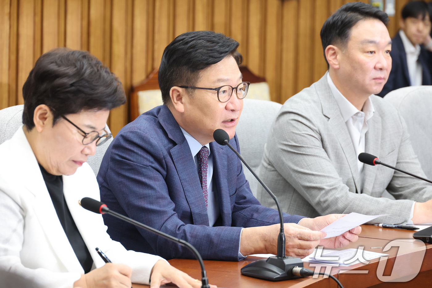 (서울=뉴스1) 신웅수 기자 = 정점식 국민의힘 원내대표가 21일 서울 여의도 국회에서 열린 원내대책회의에서 참석하고 있다. 2026.8.21/뉴스1