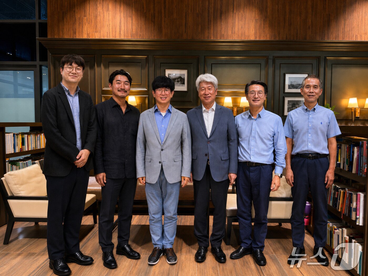 본문 이미지 - 왼쪽부터 허지원 충남대 교수, 장래근 연세대 박사후연구원, 김지현 연세대 교수, 이용찬 연세대 의대 교수, 김태일 연세대 의대 교수, 지선하 연세대 교수. (AI의 도움을 받은 사진임)