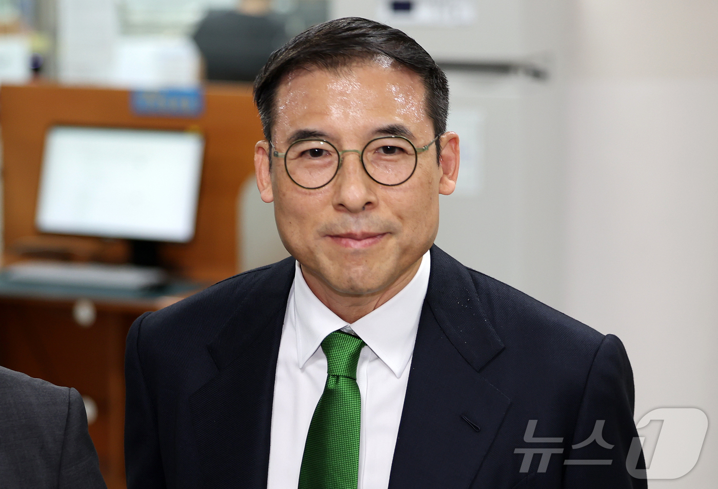 (서울=뉴스1) 김진환 기자 = 효성가(家) 차남인 조현문 전 효성그룹 부사장이 21일 오전 서울 서초구 서울중앙지법에서 열린 강요미수 혐의 사건 공판에 출석하고 있다. 2026. …