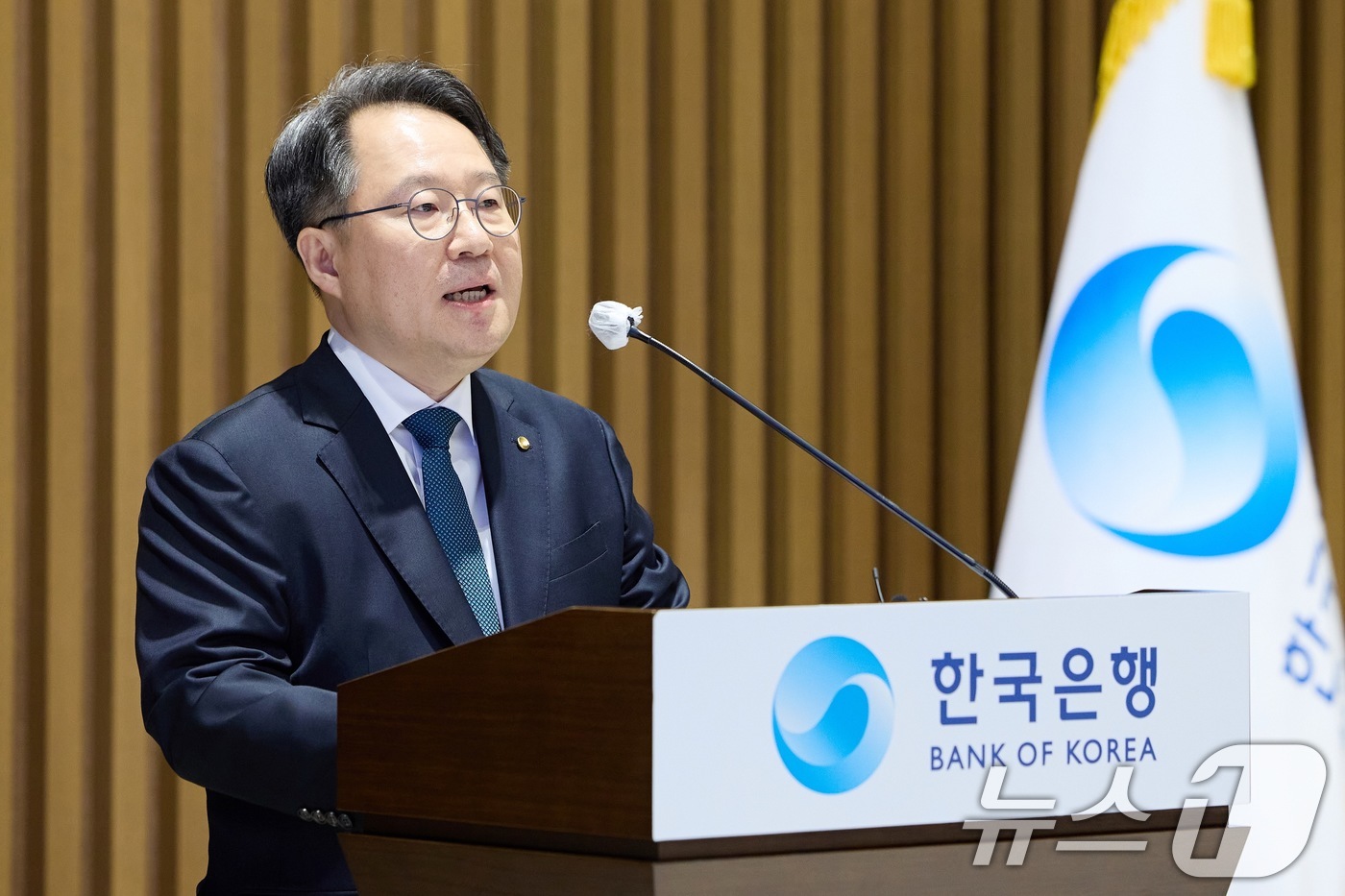 (서울=뉴스1) = 권민수 한국은행 부총재가 21일 서울 중구 한은에서 열린 취임식에서 취임사를 하고 있다. (한국은행 제공. 재판매 및 DB금지) 2026.8.21/뉴스1