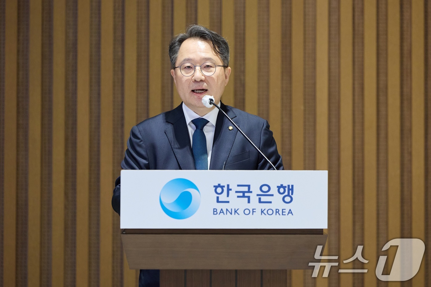 (서울=뉴스1) = 권민수 한국은행 부총재가 21일 서울 중구 한은에서 열린 취임식에서 취임사를 하고 있다. (한국은행 제공. 재판매 및 DB금지) 2026.8.21/뉴스1