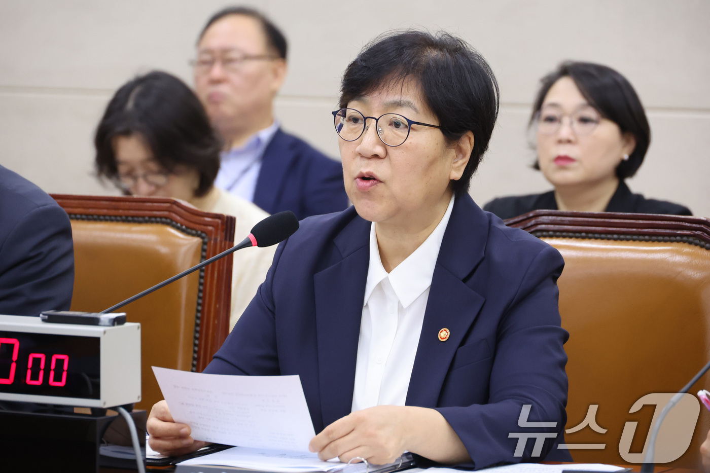 (서울=뉴스1) 신웅수 기자 = 정은경 보건복지부 장관이 21일 서울 여의도 국회에서 열린 보건복지위원회 전체회의에서 의원 질의에 답변하고 있다. 2026.8.21/뉴스1