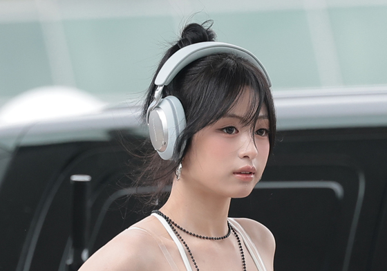 아현, 댄스로 다져진 섹시 복근