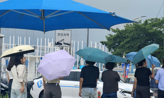 소나기 내리는 주말…'체감온도 최고 35도' 더위는 계속[오늘날씨]