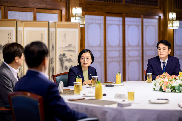 韓총리, 규제합리화위에 "현장의 눈으로 관행에 가려진 규제 찾아달라"