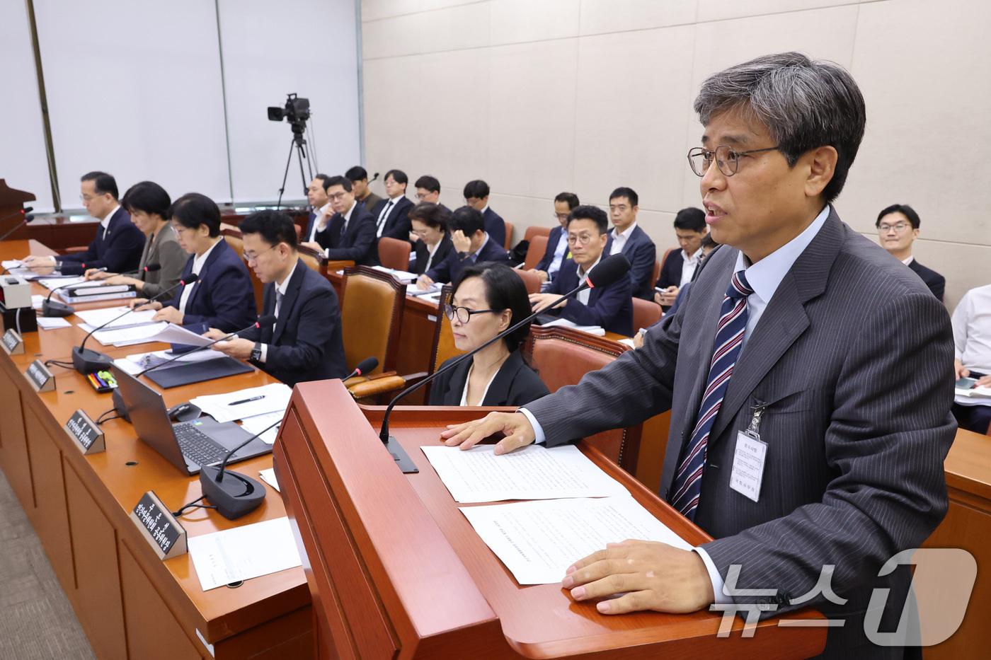 (서울=뉴스1) 신웅수 기자 = 박명호 연금특위 산하 민간자문위원회 공동위원장이 21일 서울 여의도 국회에서 열린 연금개혁특별위원회 전체회의에서 발언하고 있다. 2026.8.21/ …