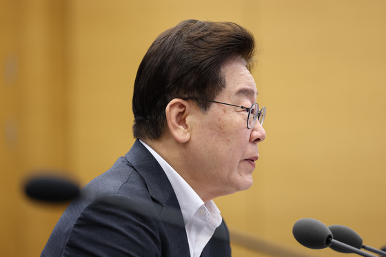 李대통령 "부패 청산에 여야도, 네편 내편도 없다…예외 없이 정리"