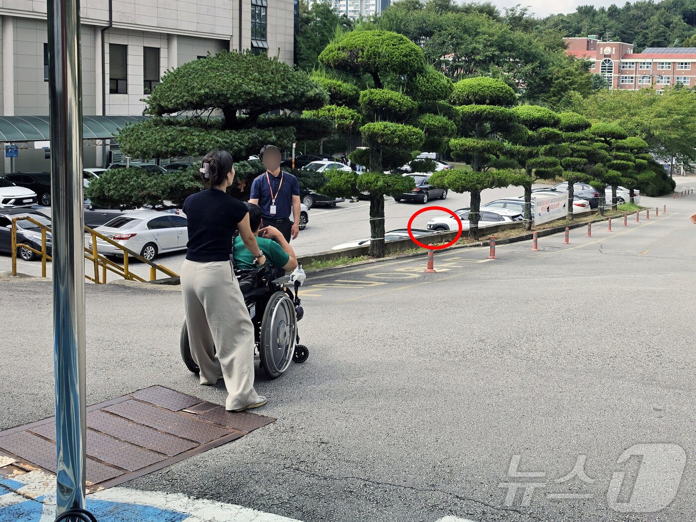 60대 뇌병변 장애인 전동휠체어 추락사…장애인복지관 가보니 - 뉴스1