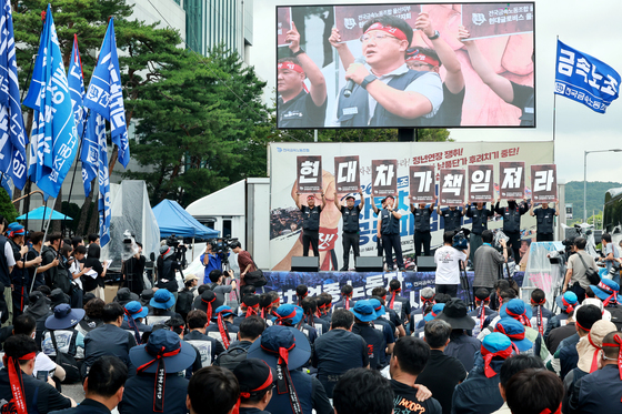 [기자의눈] 10년 만에 공장 세운 '형', 대화로 문제 푼 '아우'