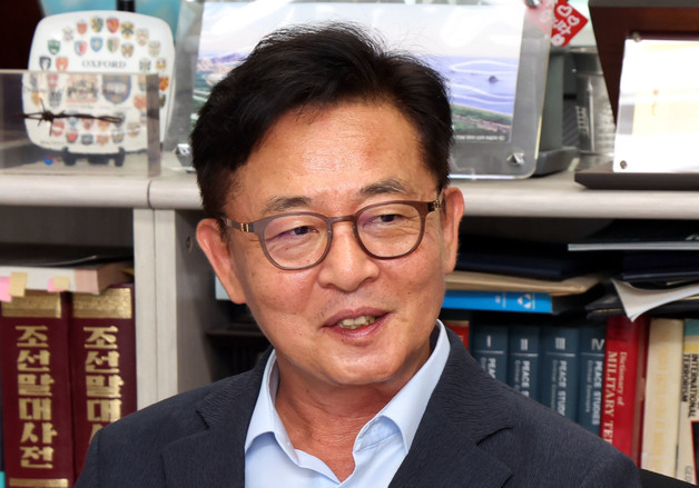 홍용표 전 통일 "트럼프, 중간선거 도움 안 되면 北과 대화 미룰 수도"