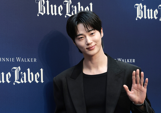 변우석, 향기로운 미소
