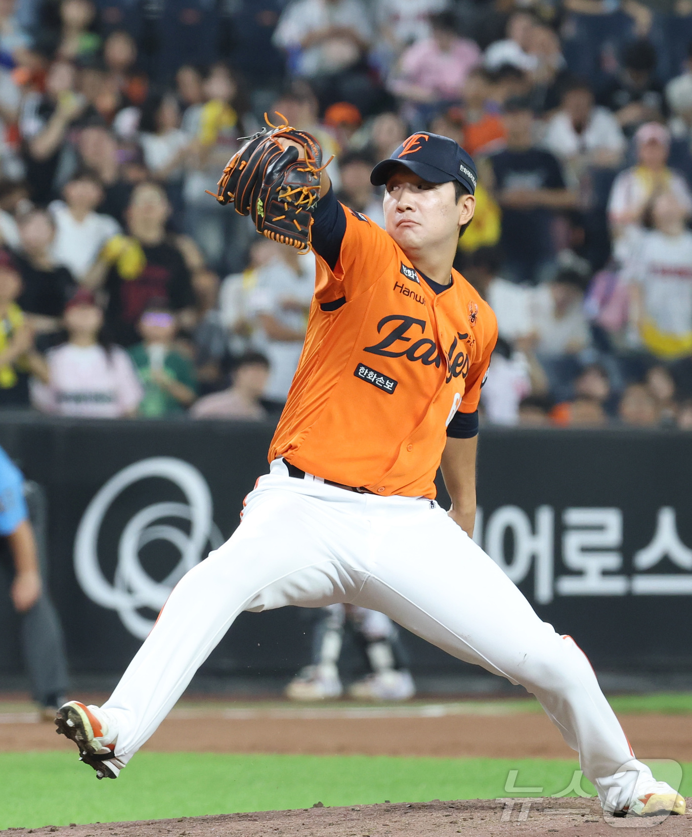 (대전=뉴스1) 김기남 기자 = 21일 대전 한화생명볼파크에서 열린 2026 신한 SOL KBO리그 LG 트윈스와 한화 이글스의 경기에서 한화 권민규가 1회 구원 등판 투구하고 있 …