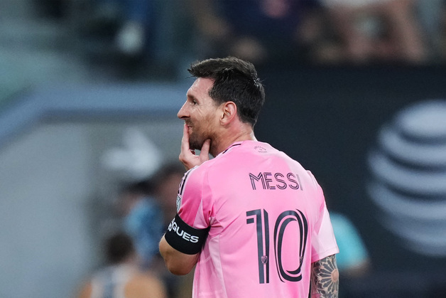 '신의 손'으로 상대 얼굴 때린 메시, MLS 징계위서 벌금형