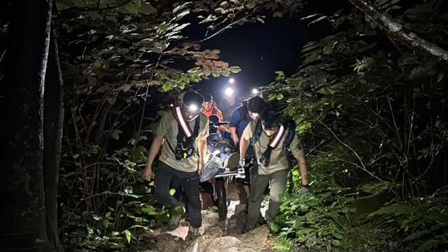설악산 출입금지구역 하산하다 다친 40대 8시간 만에 구조(종합)