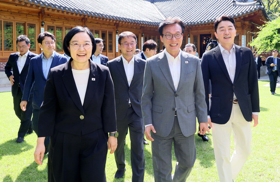 당정청, '비거주 1주택자' 세제 보완 착수…수도권 주택 공급도 논의(종합)