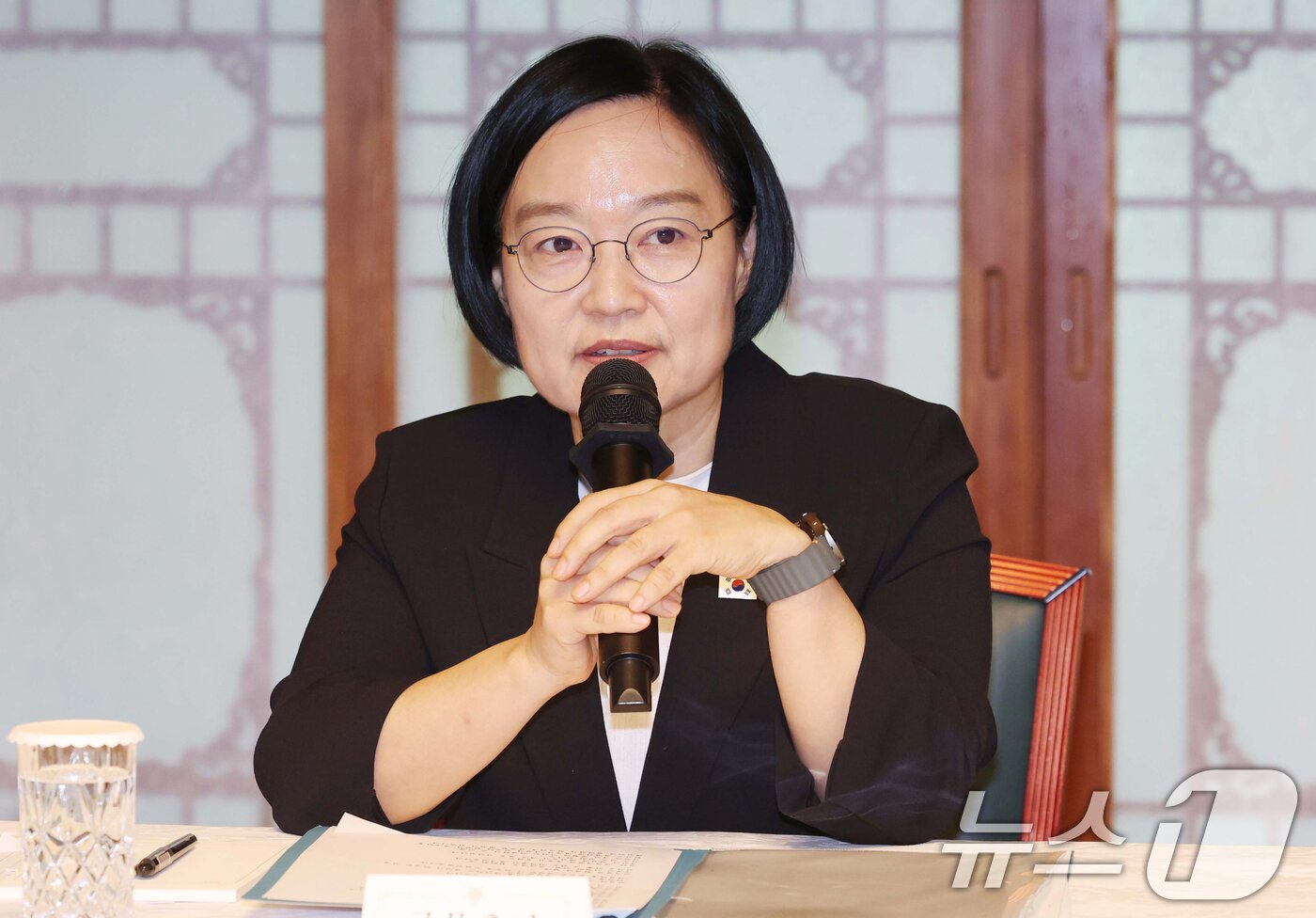 본문 이미지 - 한성숙 국무총리가 23일 서울 종로구 삼청동 총리공관에서 열린 제10차 고위당정협의회에서 모두발언을 하고 있다. (공동취재) 2026.8.23 ⓒ 뉴스1 오대일 기자