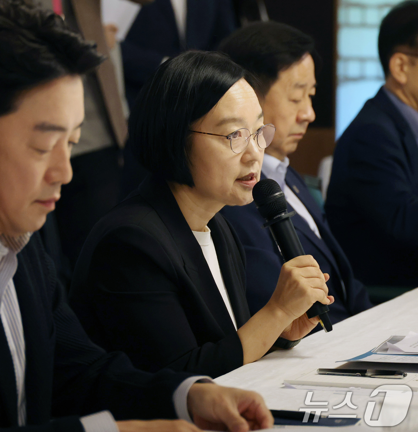 (서울=뉴스1) 오대일 기자 = 한성숙 국무총리가 23일 서울 종로구 삼청동 총리공관에서 열린 제10차 고위당정협의회에서 모두발언을 하고 있다. (공동취재) 2026.8.23/뉴스 …
