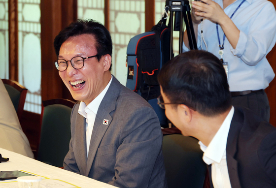 김민석 '박장대소'