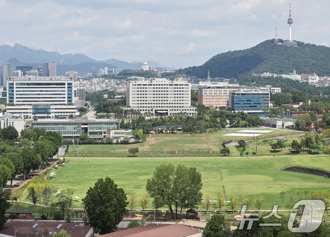 본문 이미지 -  23일 서울 용산구 용산공원 일대 모습. 2026.8.23 ⓒ 뉴스1 이종수 기자