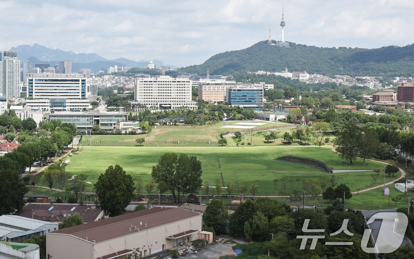 본문 이미지 - 서울 용산구 용산공원 일대 모습. 2026.8.23 ⓒ 뉴스1 이종수 기자
